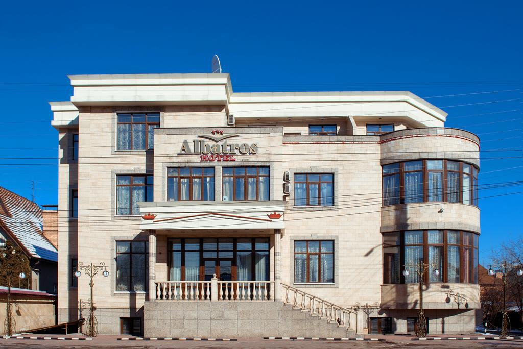 Albatros Hotel Bishkek Exterior photo
